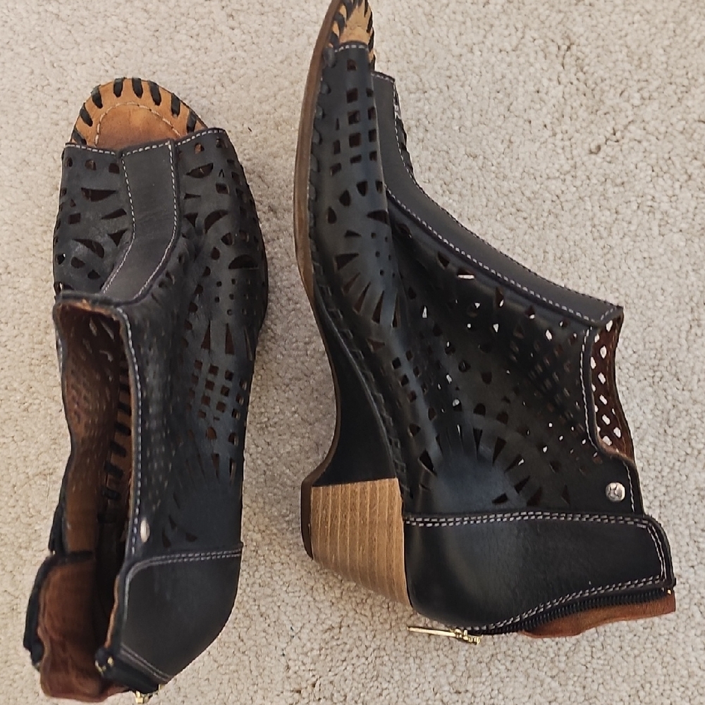 PIKOLINOS Black and Brown Wedge Sandals